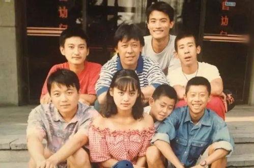 阳光爱说娱乐,揭秘娱乐圈幕后故事，带你领略明星风采